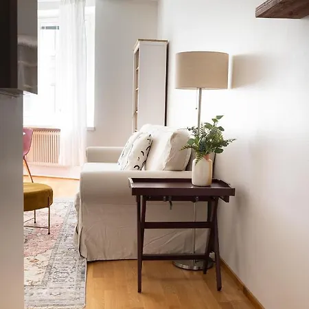 2ndhomes Charming 1br With Sauna In Loennrotinkatu * 헬싱키
